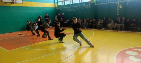 Достойно Родине служить
